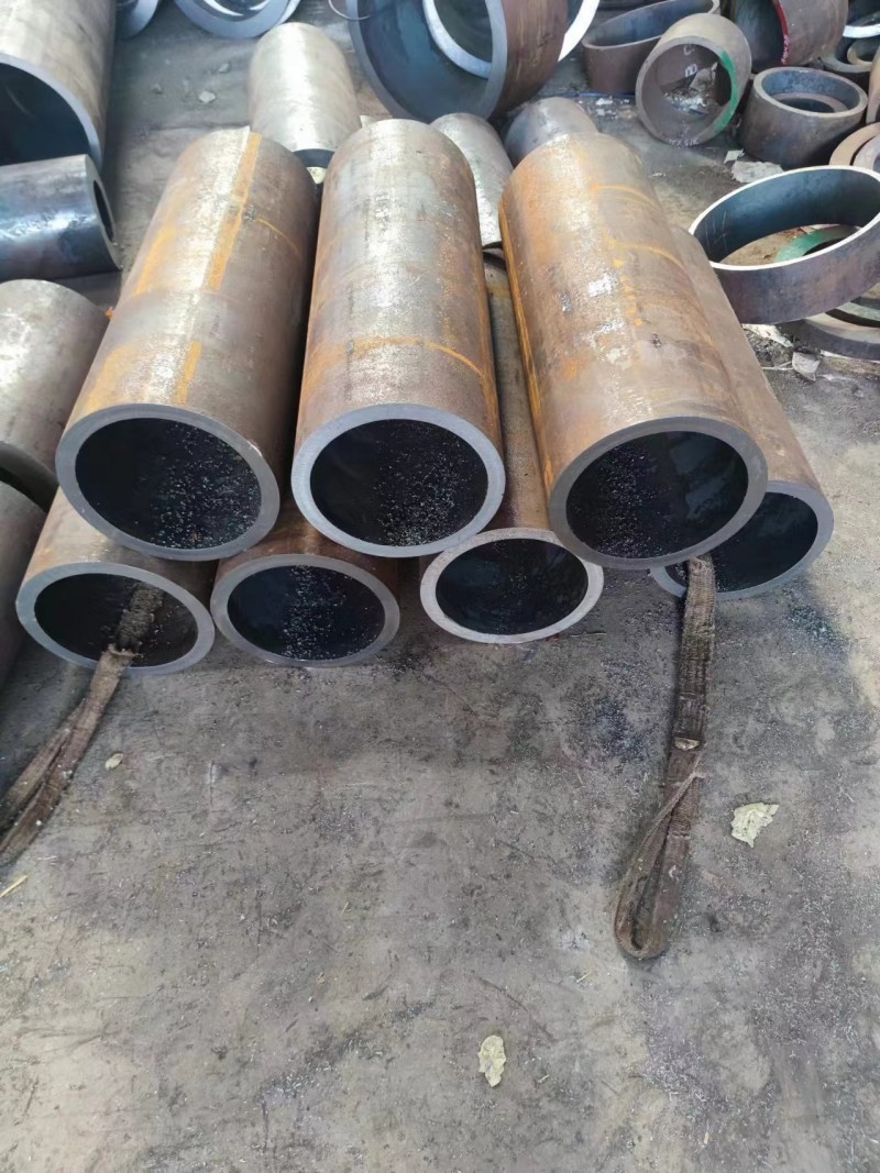 陈巴尔虎陈巴尔虎陈巴尔虎12Cr1MovG无缝钢管切割